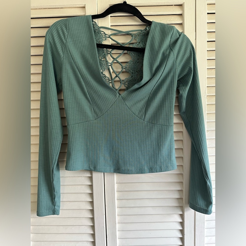 Pretty teal long sleeve top